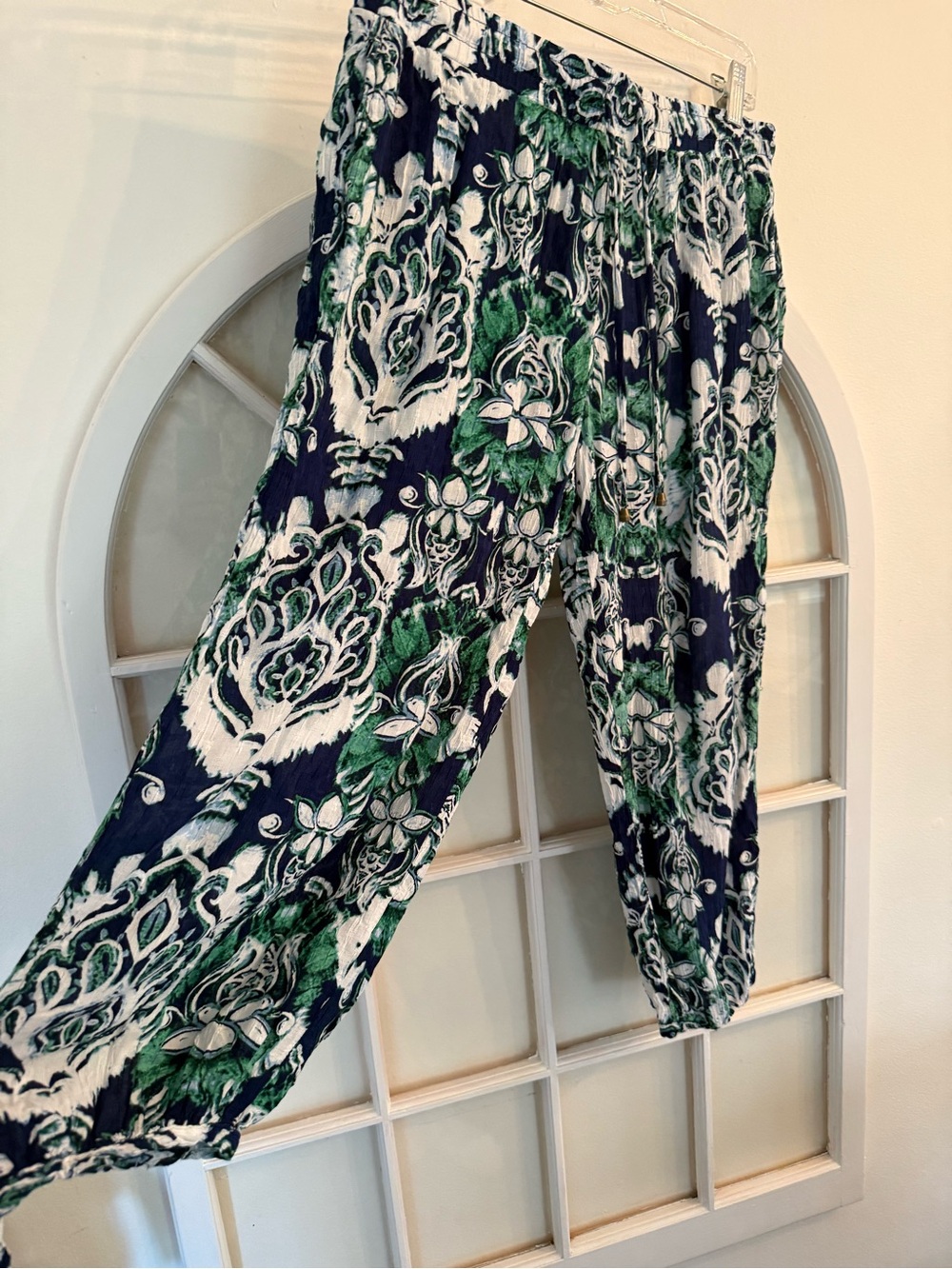 Nicole Miller New York Paisley Floral casual cropped gauze pants, Size L